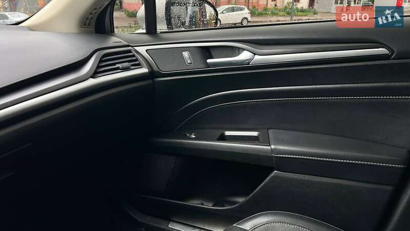 Седан Ford Fusion 2017 в Львове