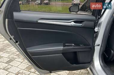 Седан Ford Fusion 2017 в 