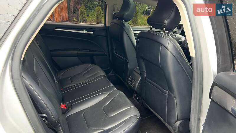 Седан Ford Fusion 2017 в Львове