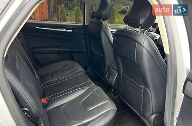 Седан Ford Fusion 2017 в 