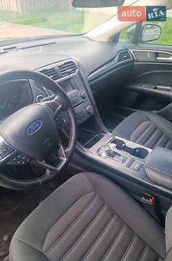 Седан Ford Fusion 2018 в 