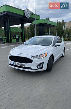 Седан Ford Fusion 2016 в 