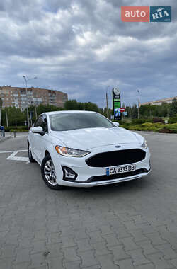 Седан Ford Fusion 2016 в 