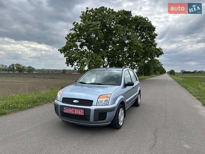 Хэтчбек Ford Fusion 2006 в 