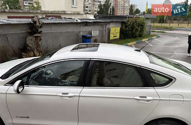 Седан Ford Fusion 2012 в 