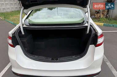 Седан Ford Fusion 2012 в 