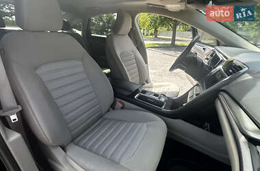 Седан Ford Fusion 2018 в 