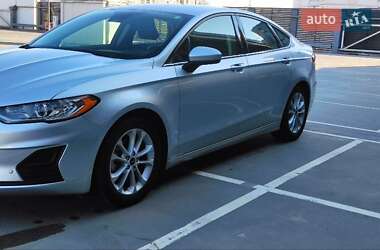 Седан Ford Fusion 2018 в 