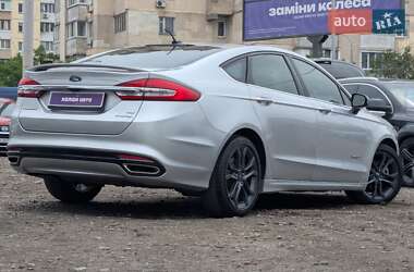 Седан Ford Fusion 2017 в 