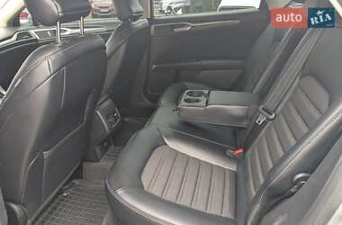 Седан Ford Fusion 2017 в 