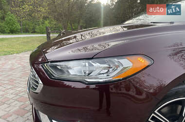 Седан Ford Fusion 2016 в 