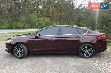 Седан Ford Fusion 2016 в 
