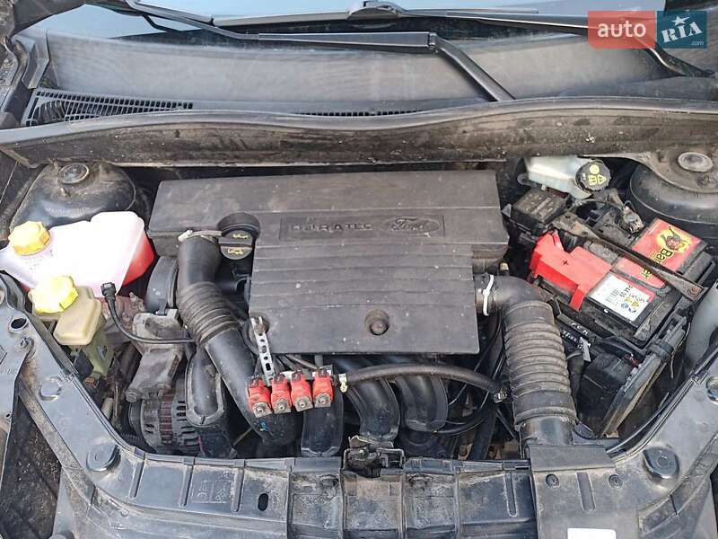 Хэтчбек Ford Fusion 2005 в Галиче