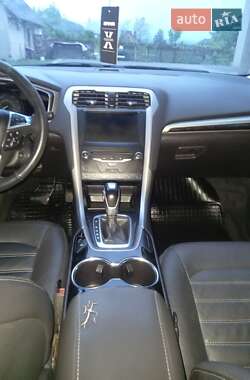 Седан Ford Fusion 2013 в 