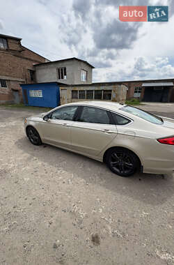 Седан Ford Fusion 2018 в 