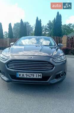 Седан Ford Fusion 2013 в 