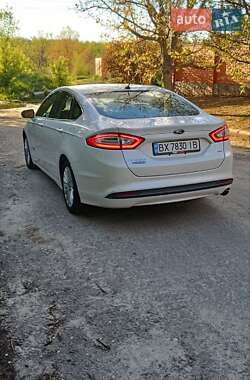 Седан Ford Fusion 2013 в 