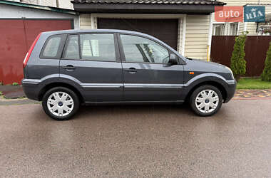 Хэтчбек Ford Fusion 2010 в 