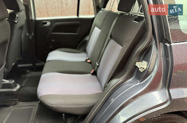 Хэтчбек Ford Fusion 2010 в 