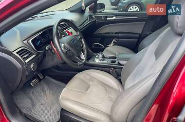 Седан Ford Fusion 2017 в 