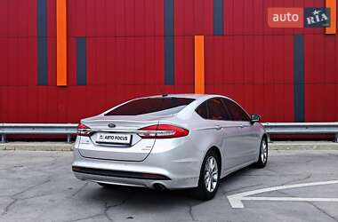 Седан Ford Fusion 2017 в 