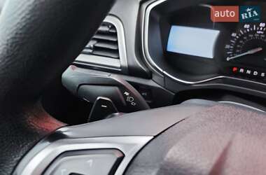 Седан Ford Fusion 2017 в 