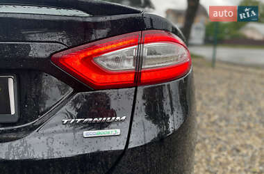 Седан Ford Fusion 2015 в 