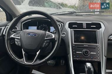 Седан Ford Fusion 2015 в 