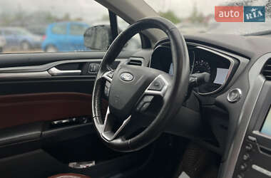 Седан Ford Fusion 2015 в 