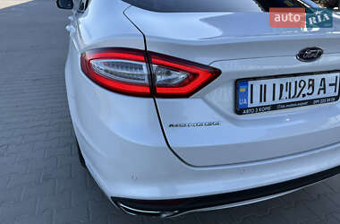 Седан Ford Fusion 2015 в 