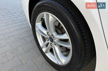 Седан Ford Fusion 2015 в 