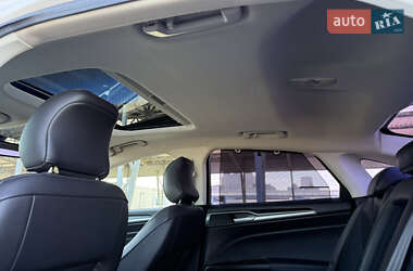 Седан Ford Fusion 2015 в 
