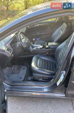 Седан Ford Fusion 2015 в 