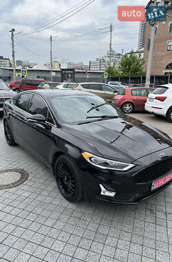 Седан Ford Fusion 2020 в 