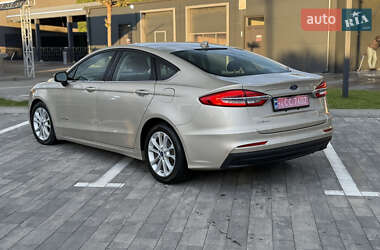 Седан Ford Fusion 2019 в Луцке