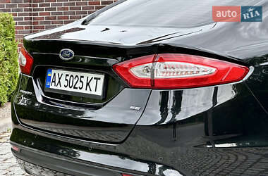 Седан Ford Fusion 2013 в 