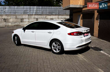Седан Ford Fusion 2018 в 