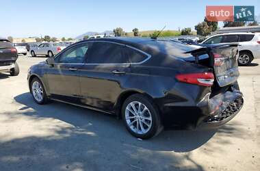 Седан Ford Fusion 2019 в 