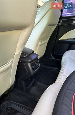 Седан Ford Fusion 2015 в 