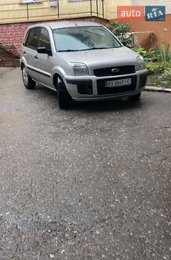 Хэтчбек Ford Fusion 2003 в 