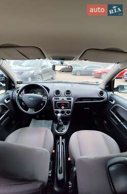 Хэтчбек Ford Fusion 2008 в 