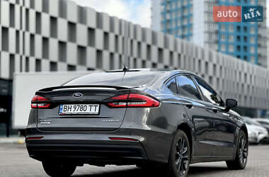 Седан Ford Fusion 2019 в 