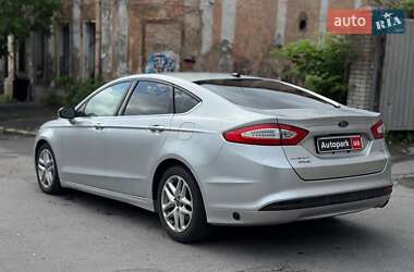 Седан Ford Fusion 2015 в 