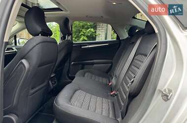 Седан Ford Fusion 2015 в 