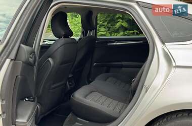 Седан Ford Fusion 2015 в 