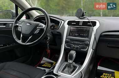 Седан Ford Fusion 2016 в 