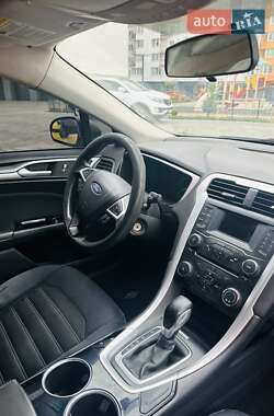 Седан Ford Fusion 2013 в 
