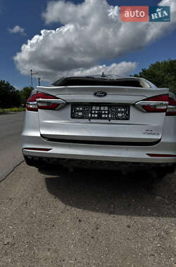 Седан Ford Fusion 2019 в 