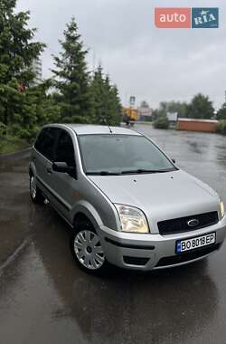 Хэтчбек Ford Fusion 2004 в 