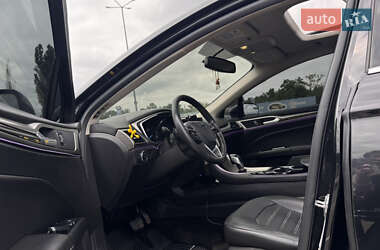 Седан Ford Fusion 2014 в 